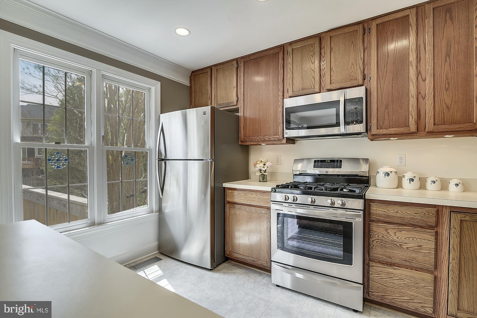 OVERLOOK POINTE - Residential