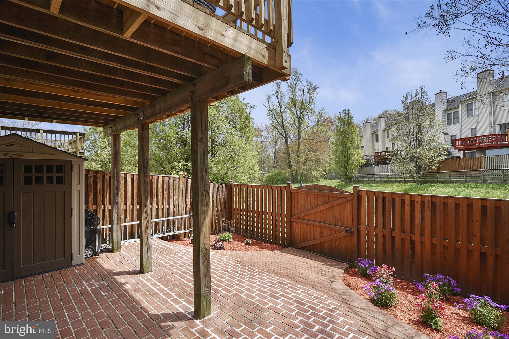 OVERLOOK POINTE - Residential