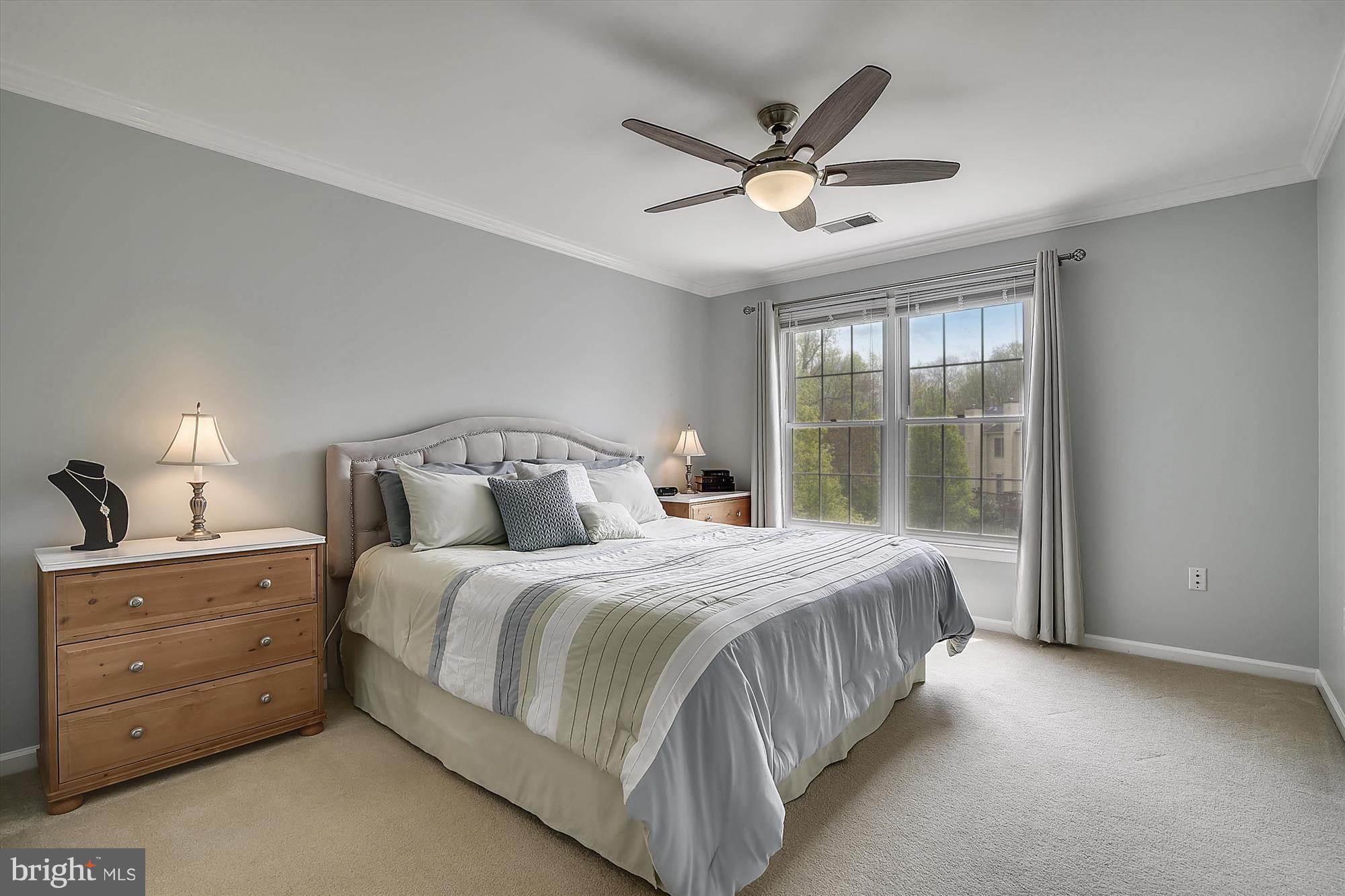 OVERLOOK POINTE - Residential