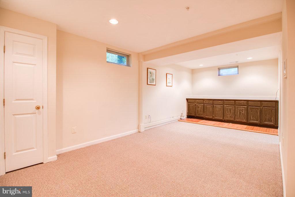 CLOPPERS MILL WEST - Residential