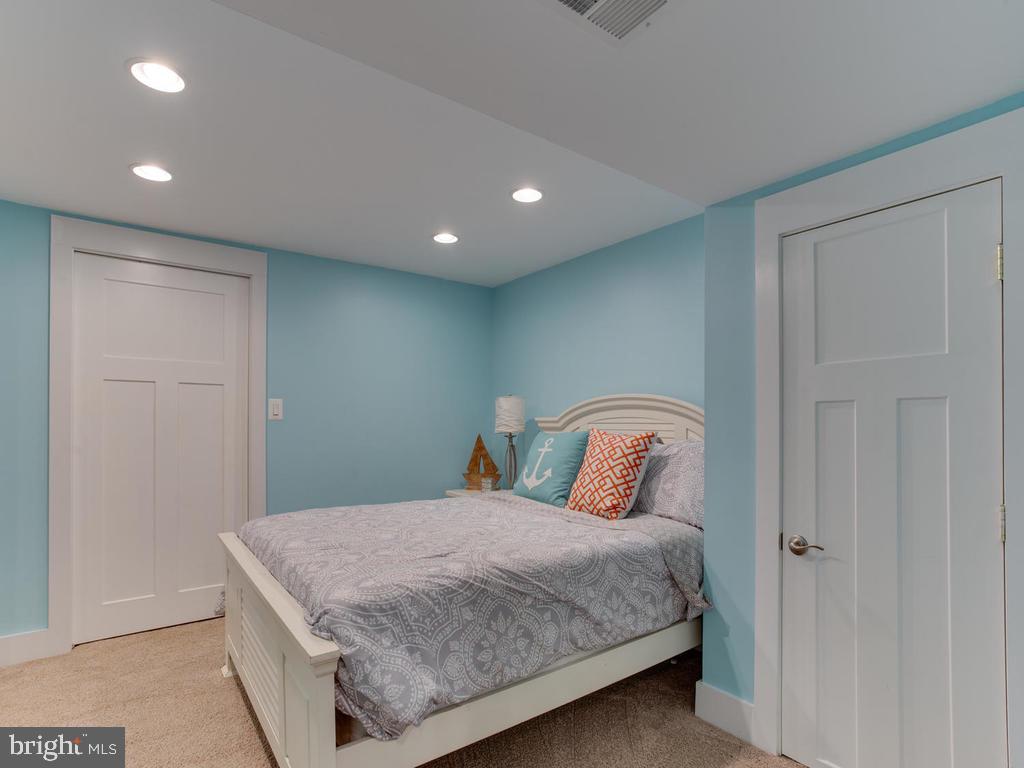 MCGUCKIAN - Residential