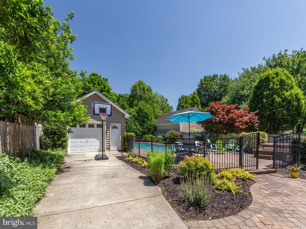 MCGUCKIAN - Residential