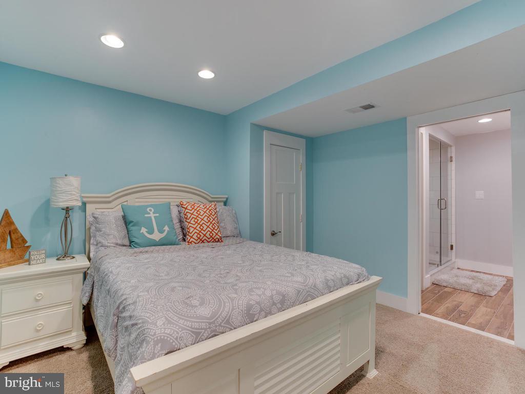 MCGUCKIAN - Residential