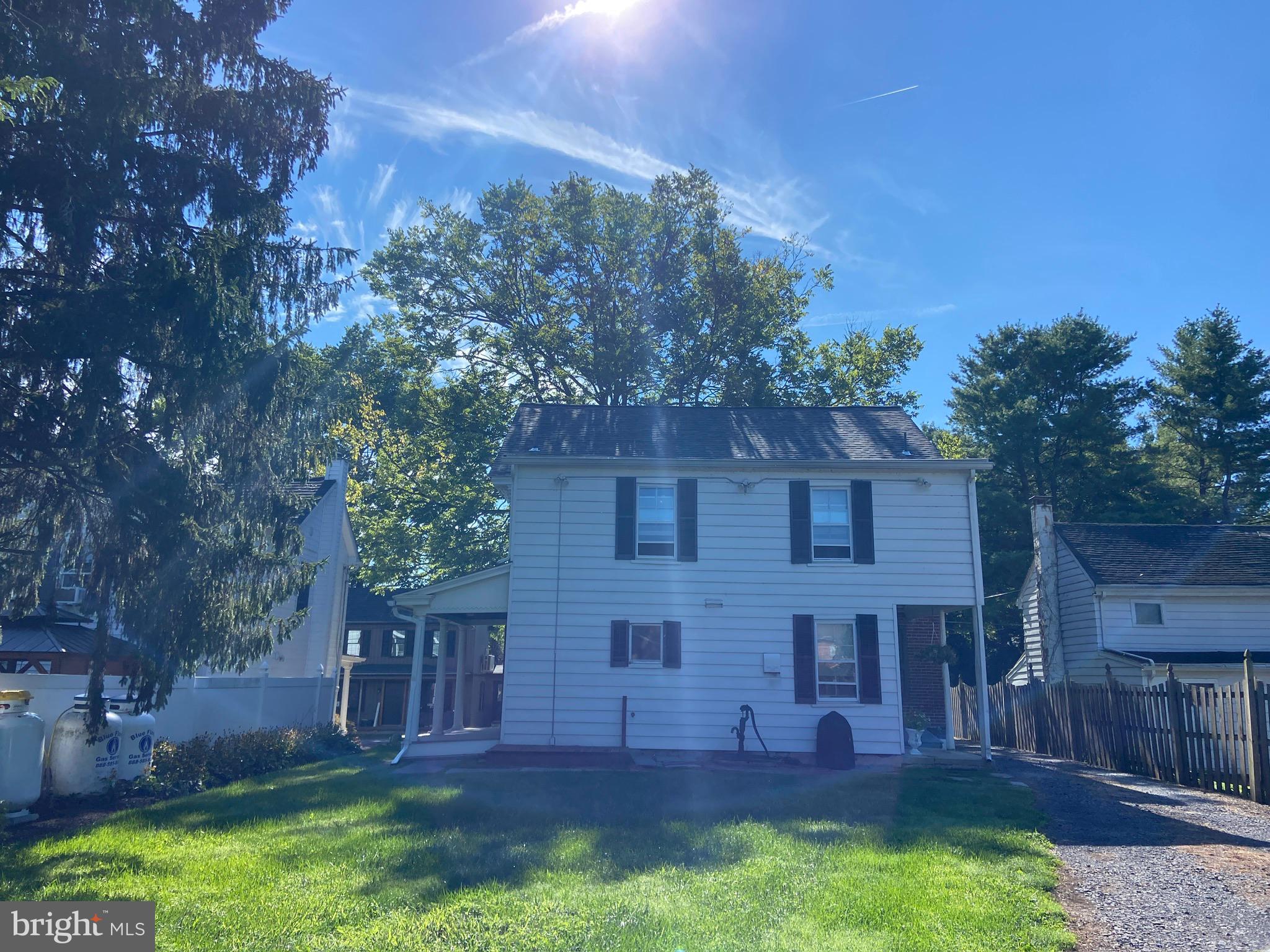 1711 BRIDGE LANE