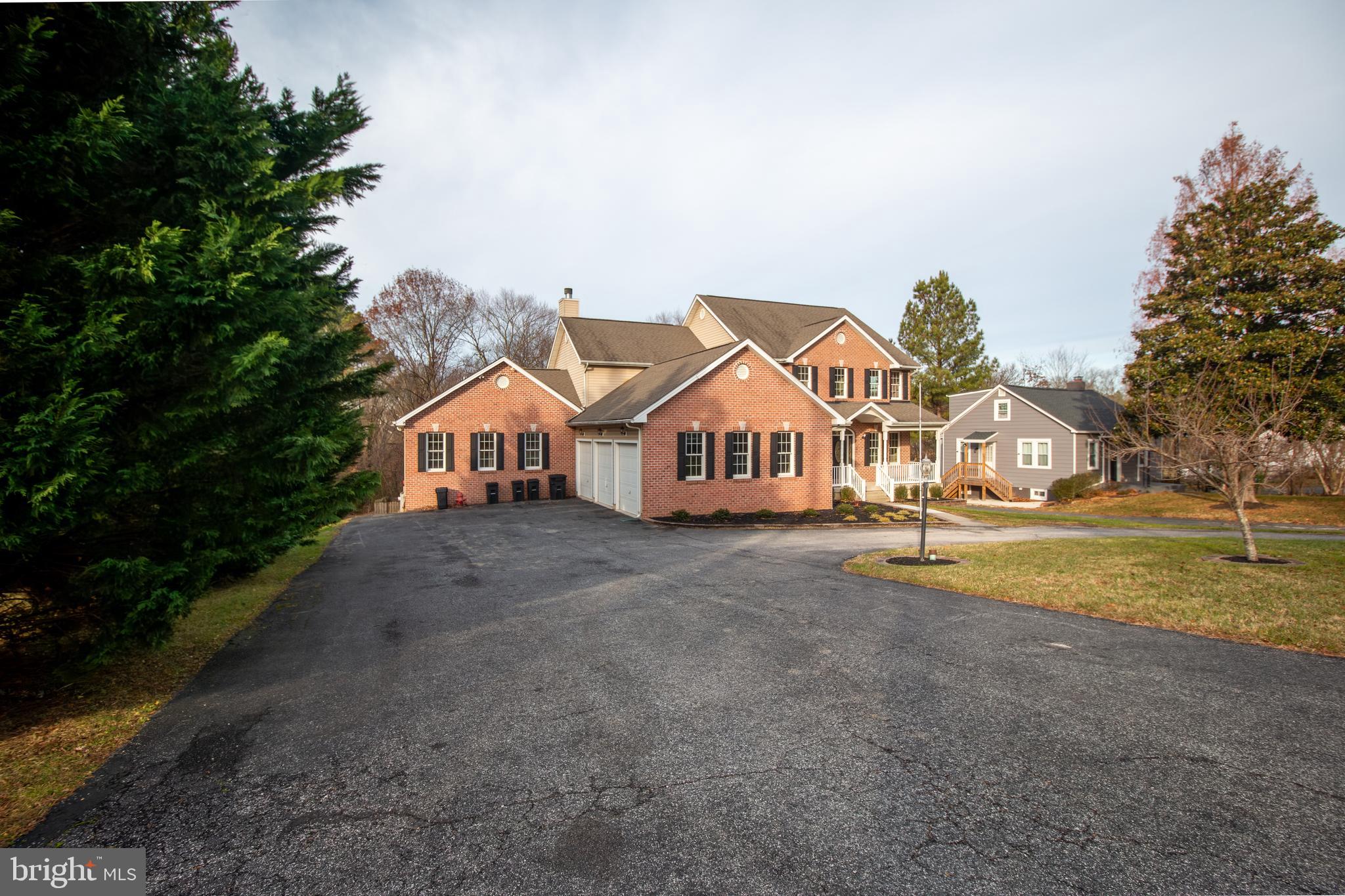 9112 COWENTON AVENUE