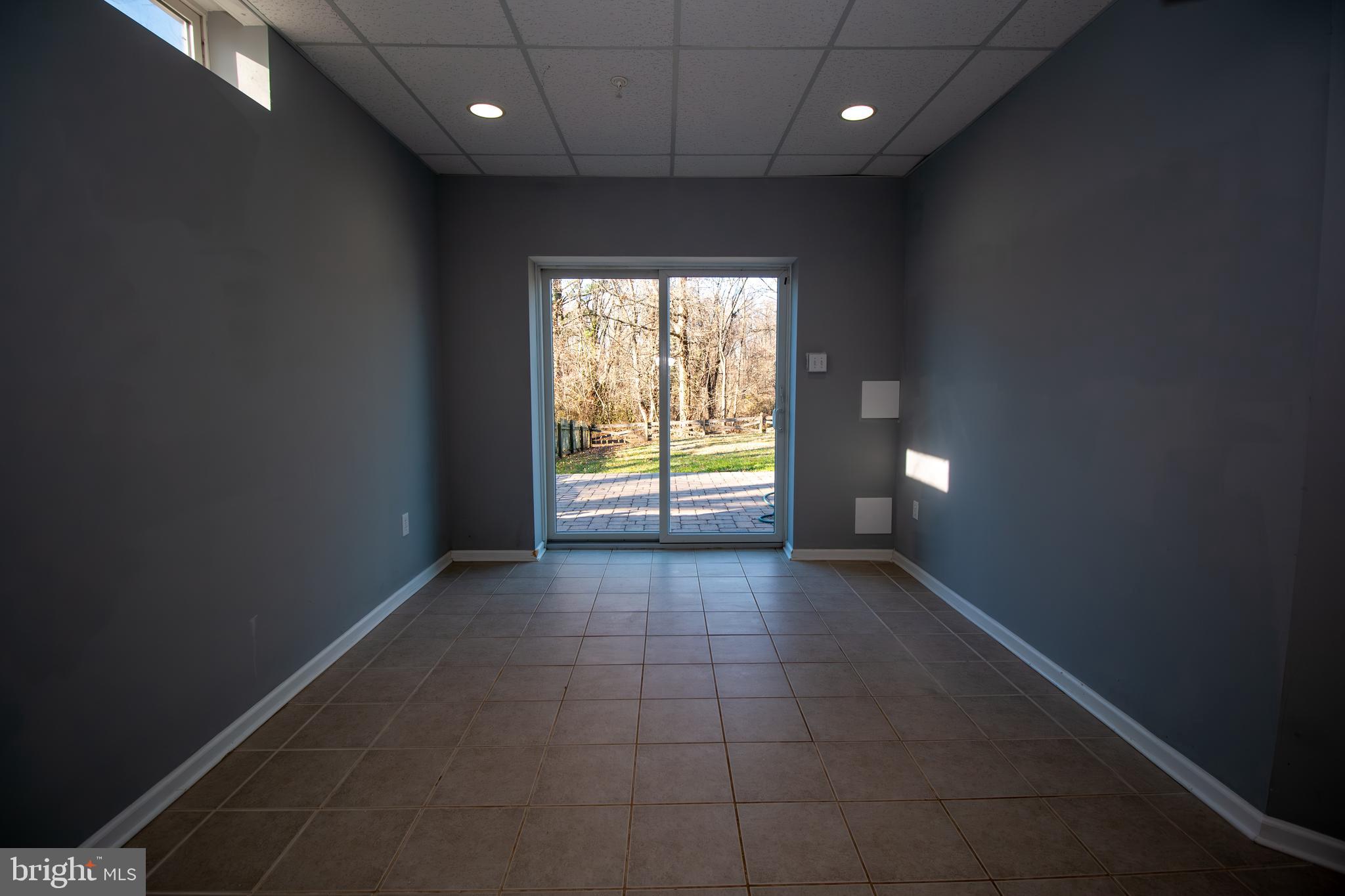 PERRY HALL - Residential