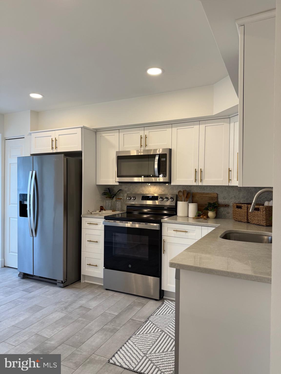 ELLICOTT MEADOWS - Residential