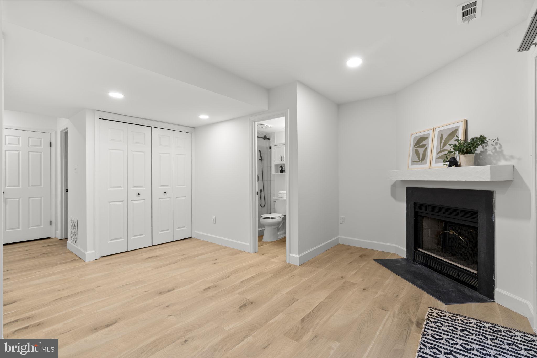 ELLICOTT MEADOWS - Residential