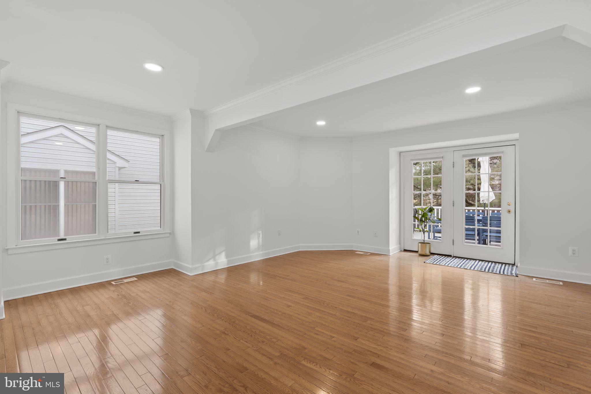 ELLICOTT MEADOWS - Residential