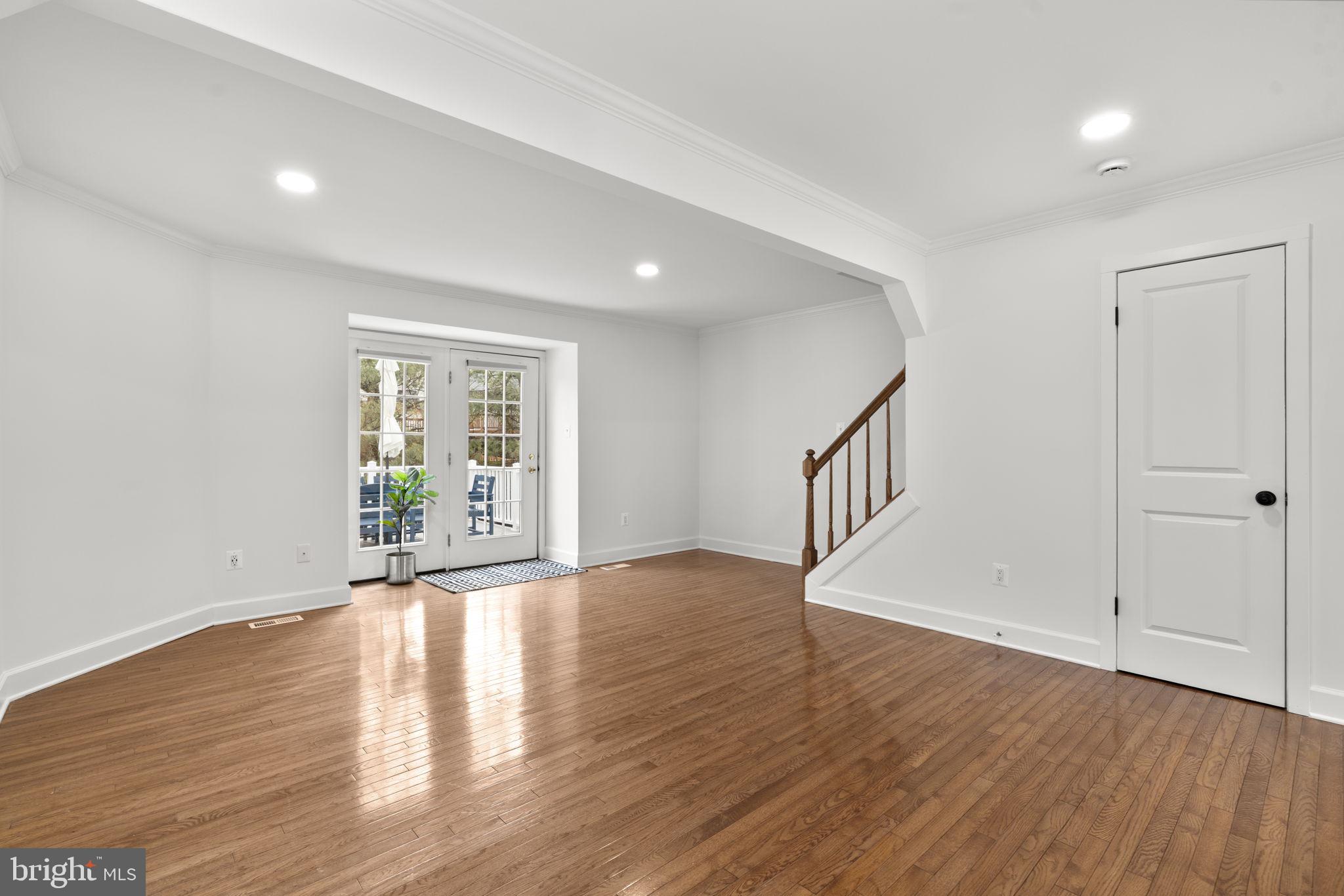 ELLICOTT MEADOWS - Residential