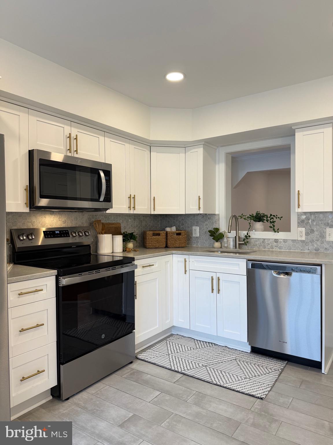 ELLICOTT MEADOWS - Residential