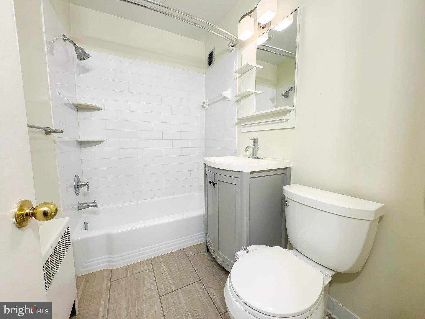 THE CAROLYN - Residential Lease