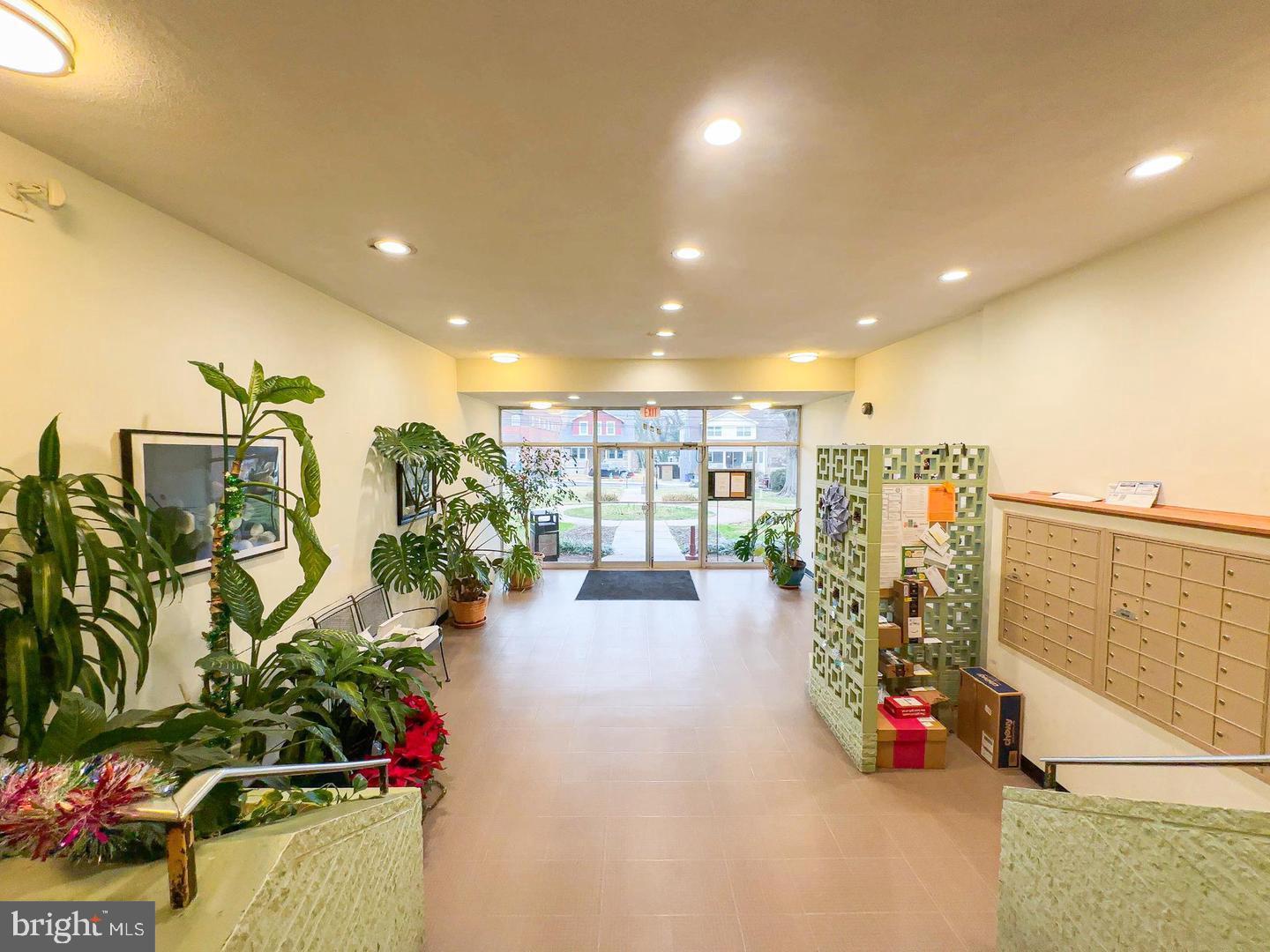 THE CAROLYN - Residential Lease