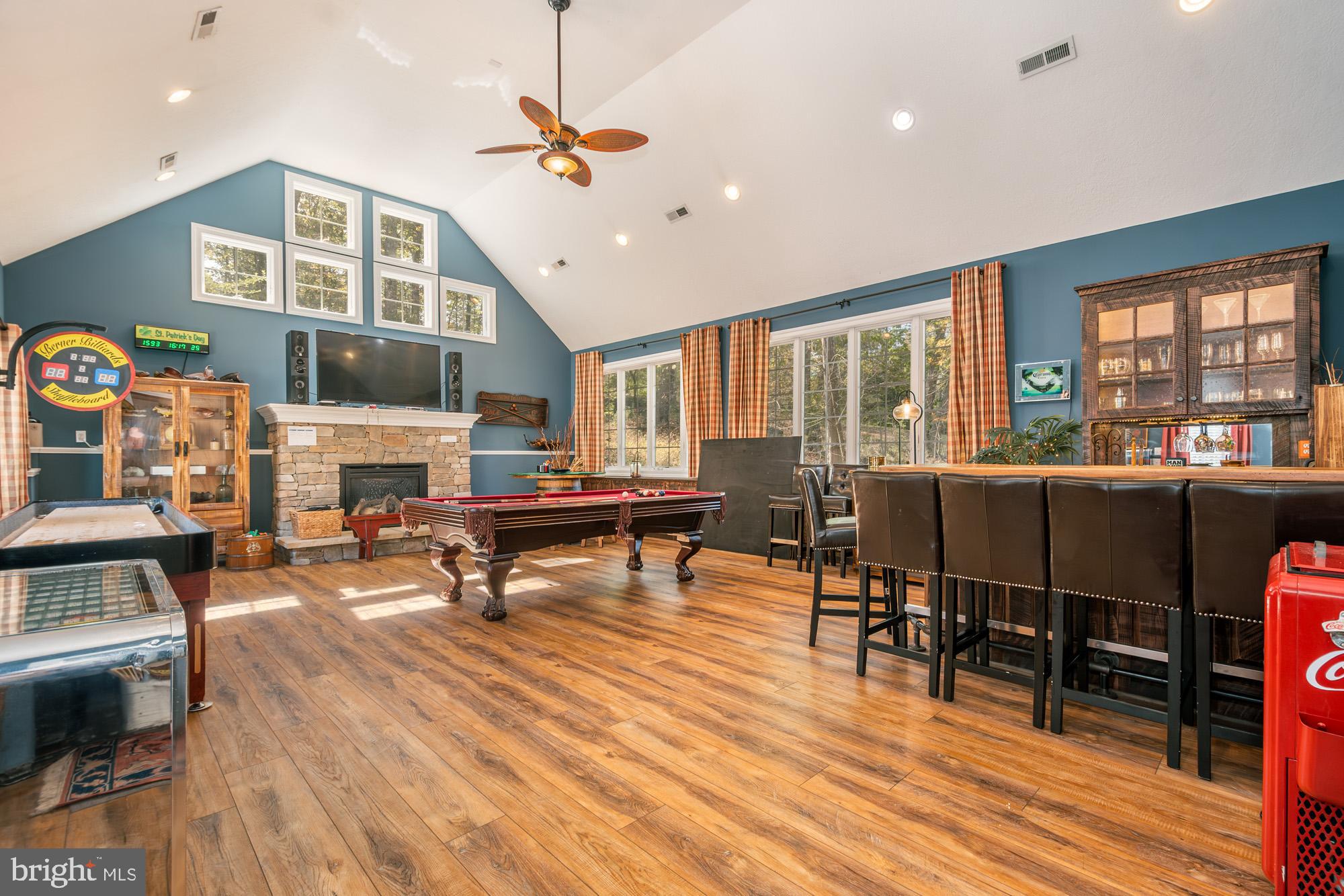 ALPINE VILLAGE - Residential