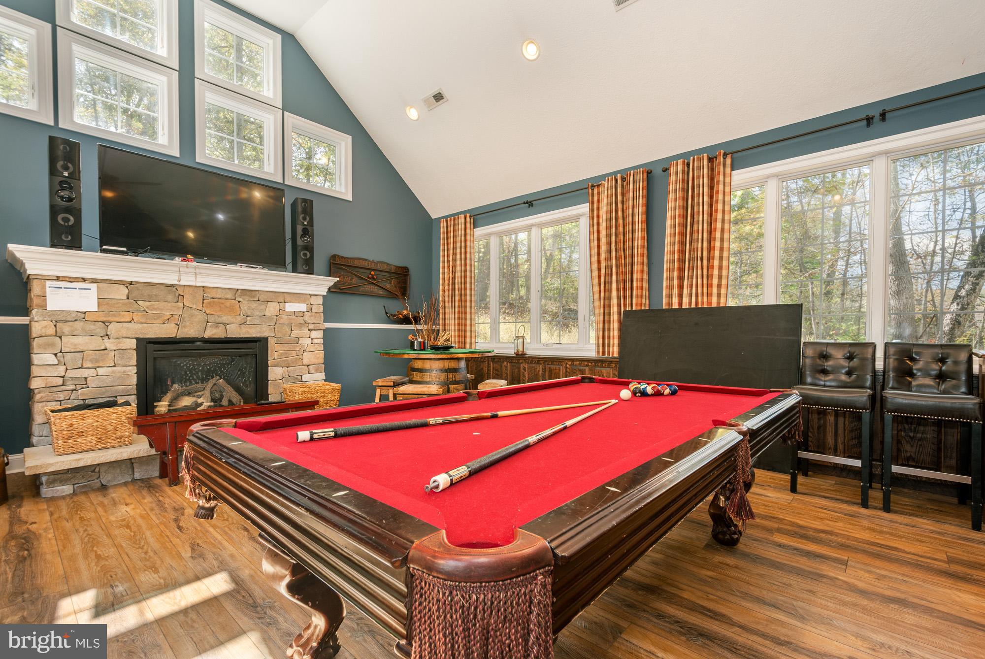 ALPINE VILLAGE - Residential