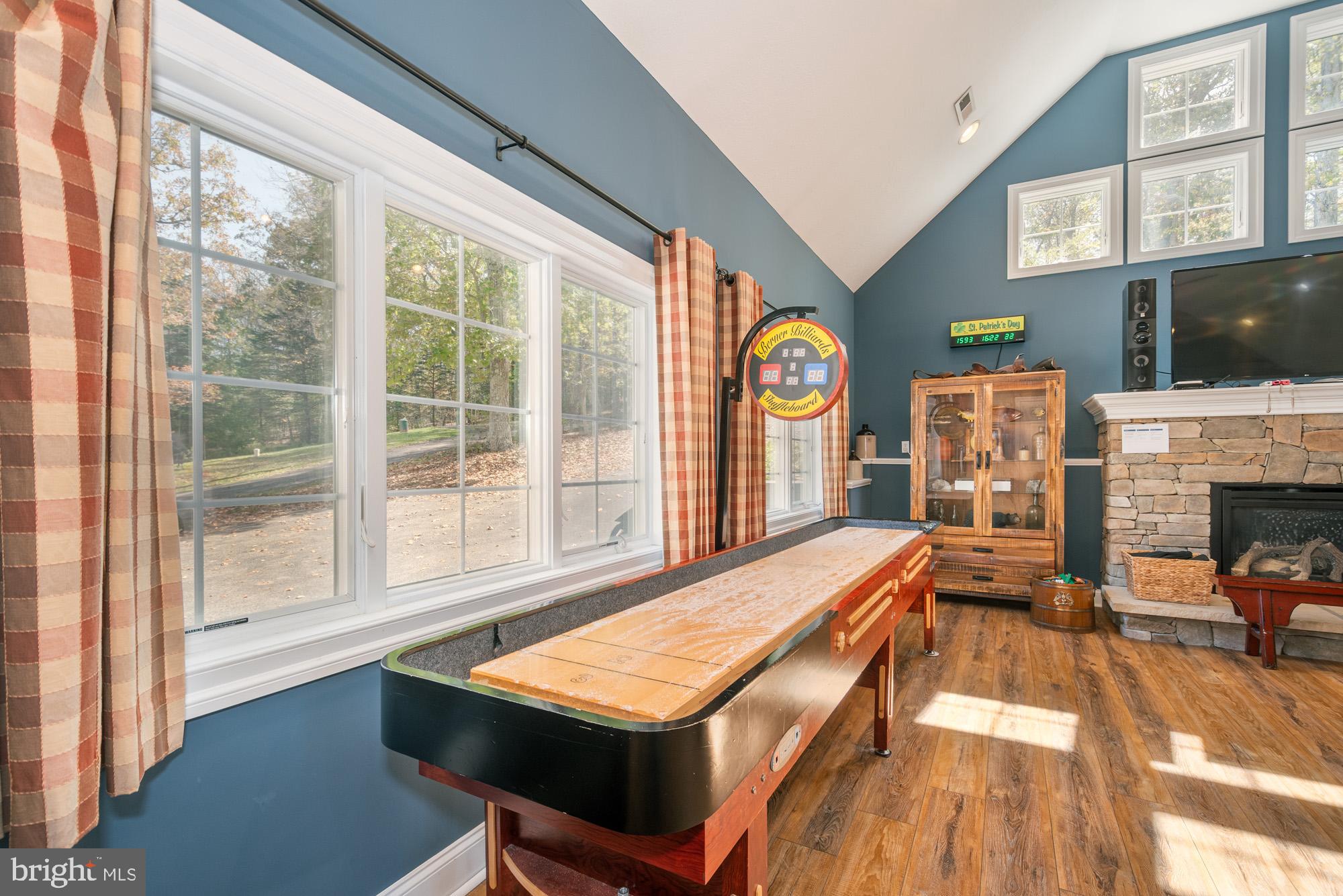 ALPINE VILLAGE - Residential