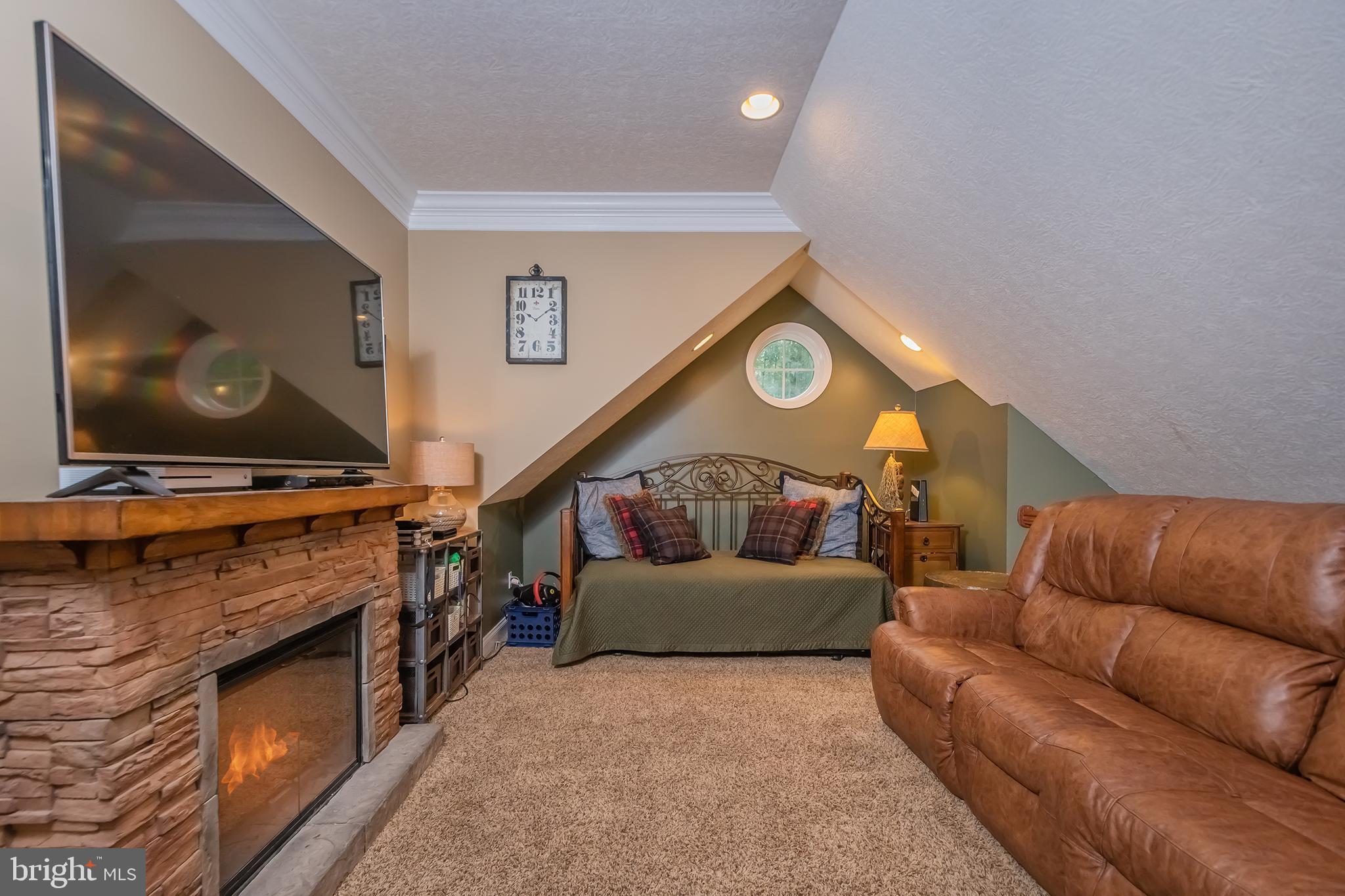 ALPINE VILLAGE - Residential