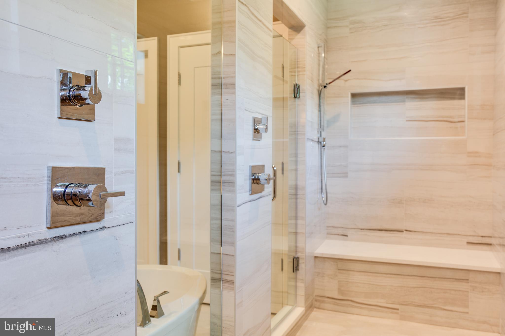 BANNOCKBURN ESTATES - Residential