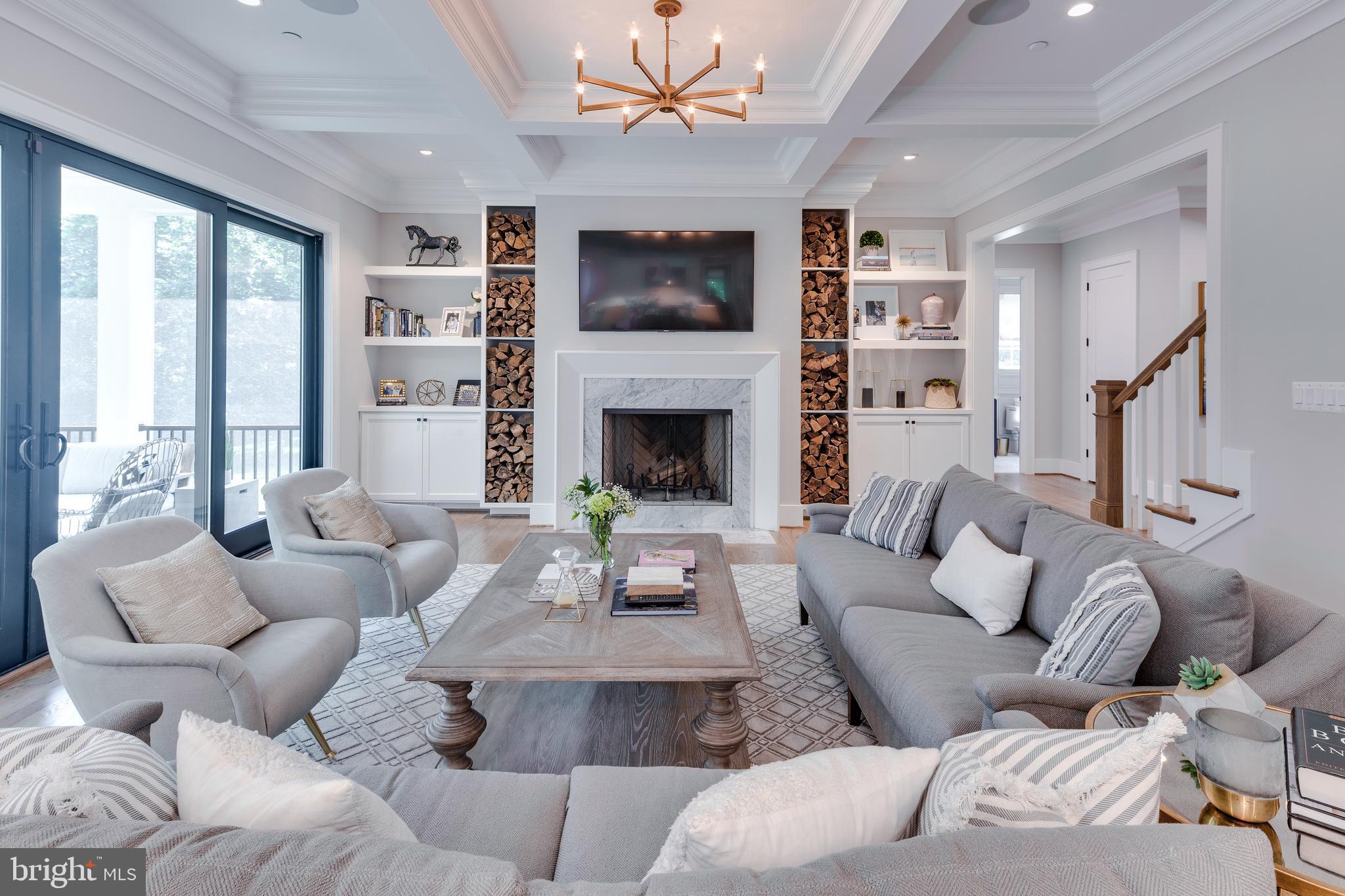 BANNOCKBURN ESTATES - Residential