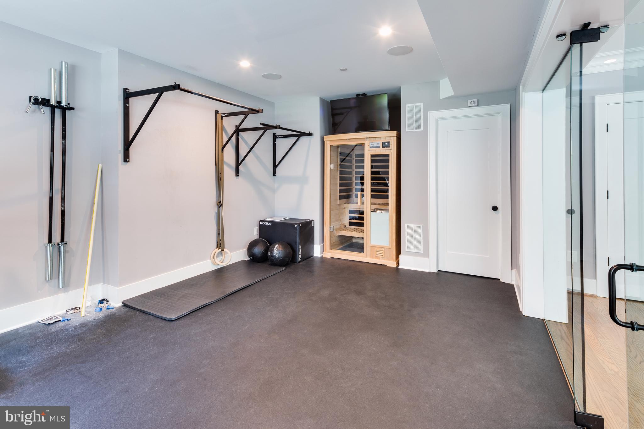 BANNOCKBURN ESTATES - Residential