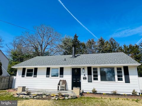 Homes For Sale - 4 Walnut Circle<br/> WEST BERLIN, NJ 08091