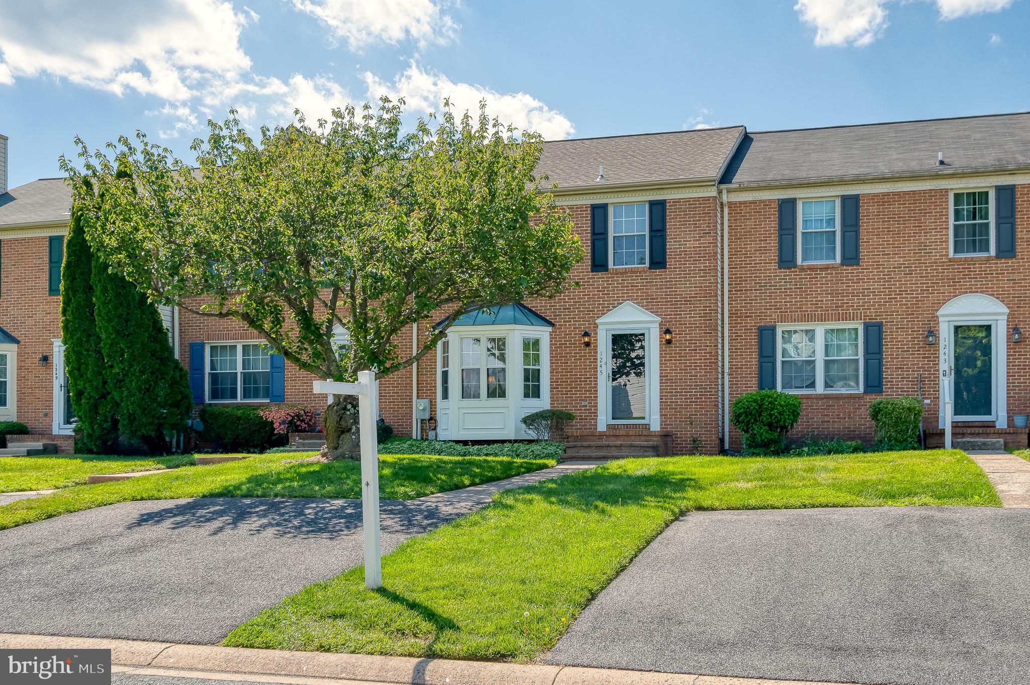 1245 ATHENS COURT