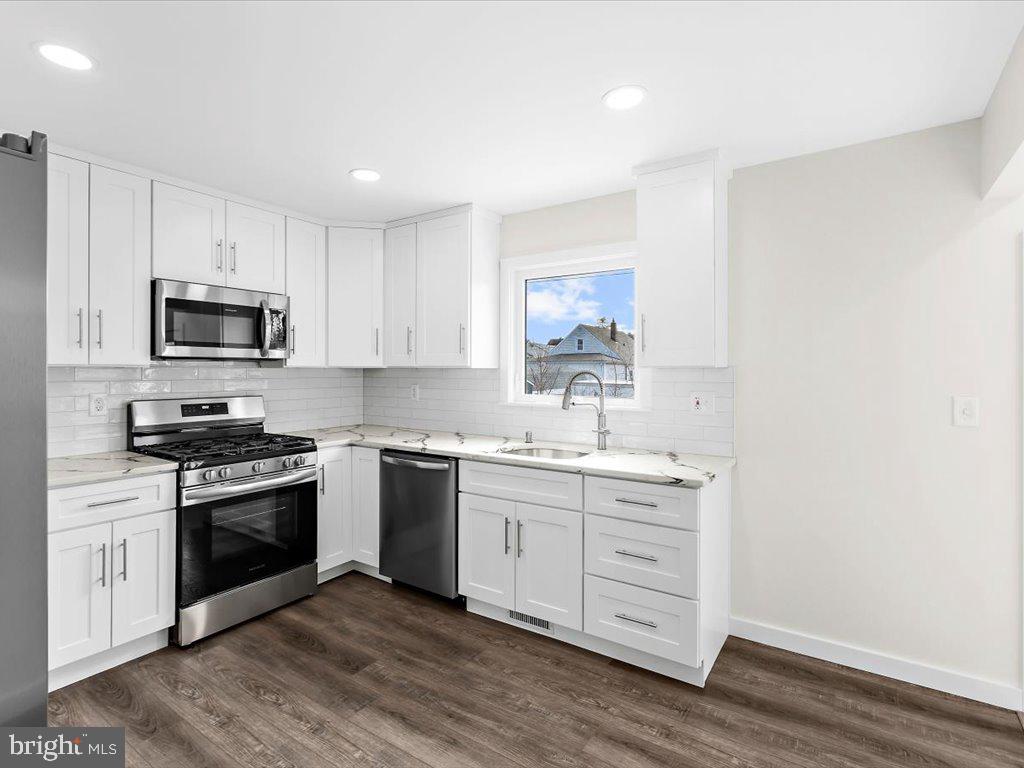 ARUNDEL GARDENS - Residential