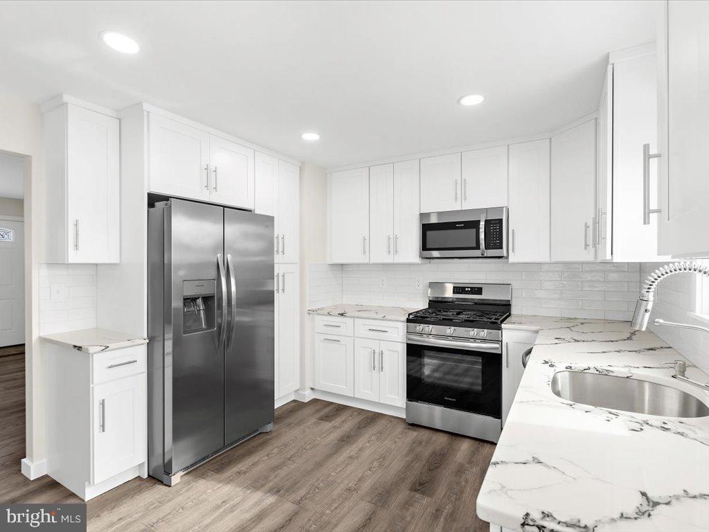 ARUNDEL GARDENS - Residential