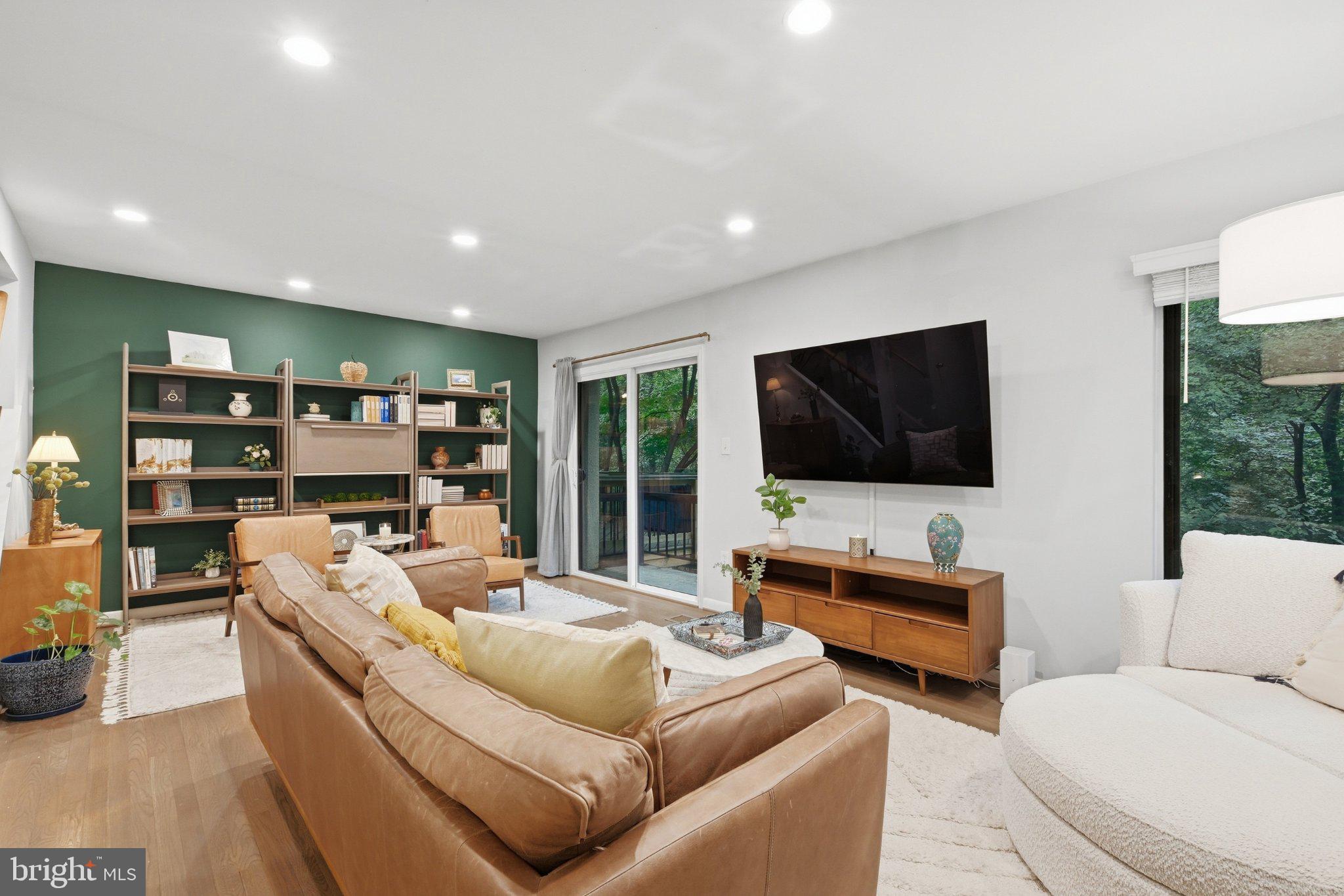 11570 WOODHOLLOW COURT