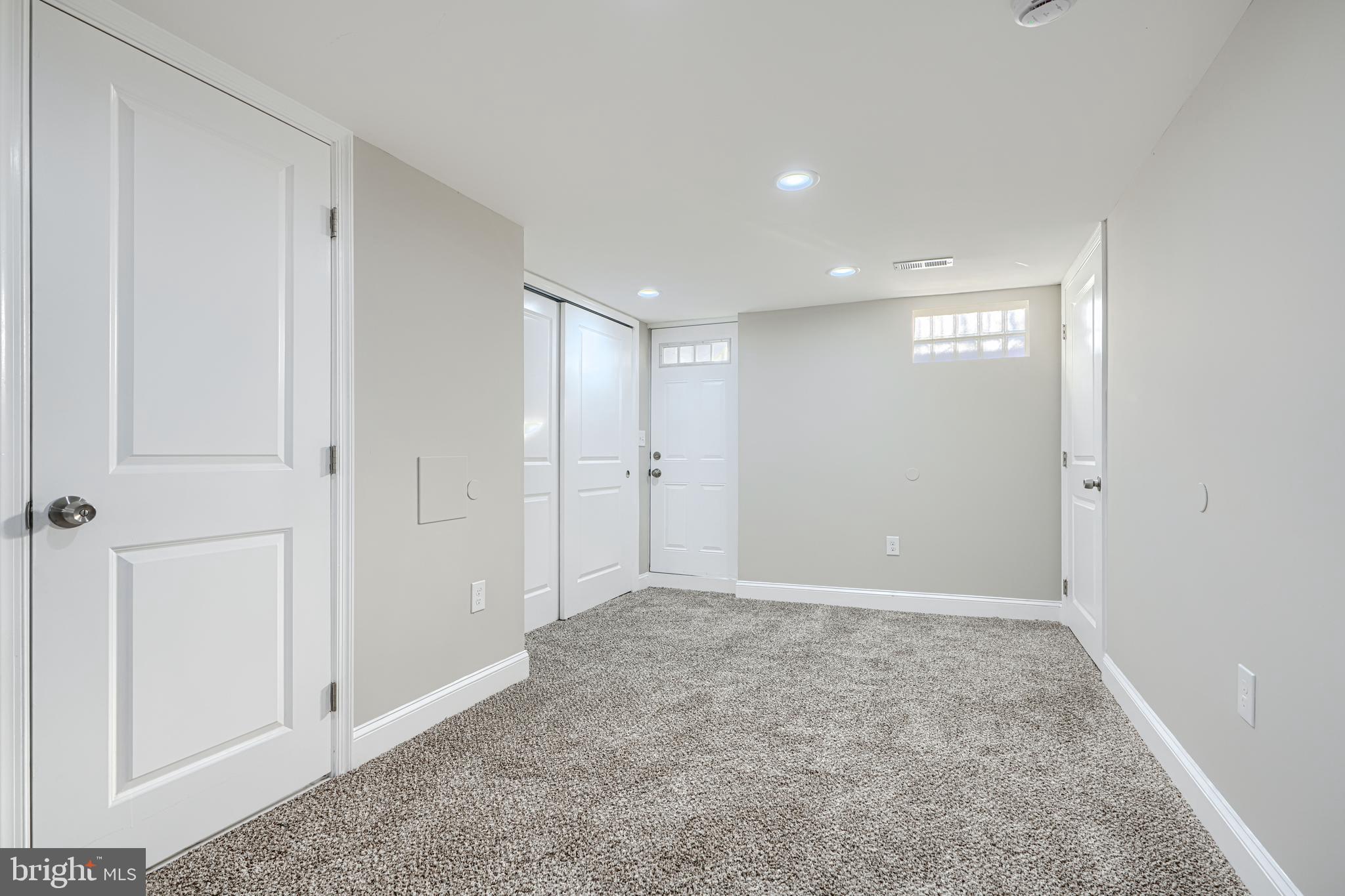 RAMBLEWOOD - Residential