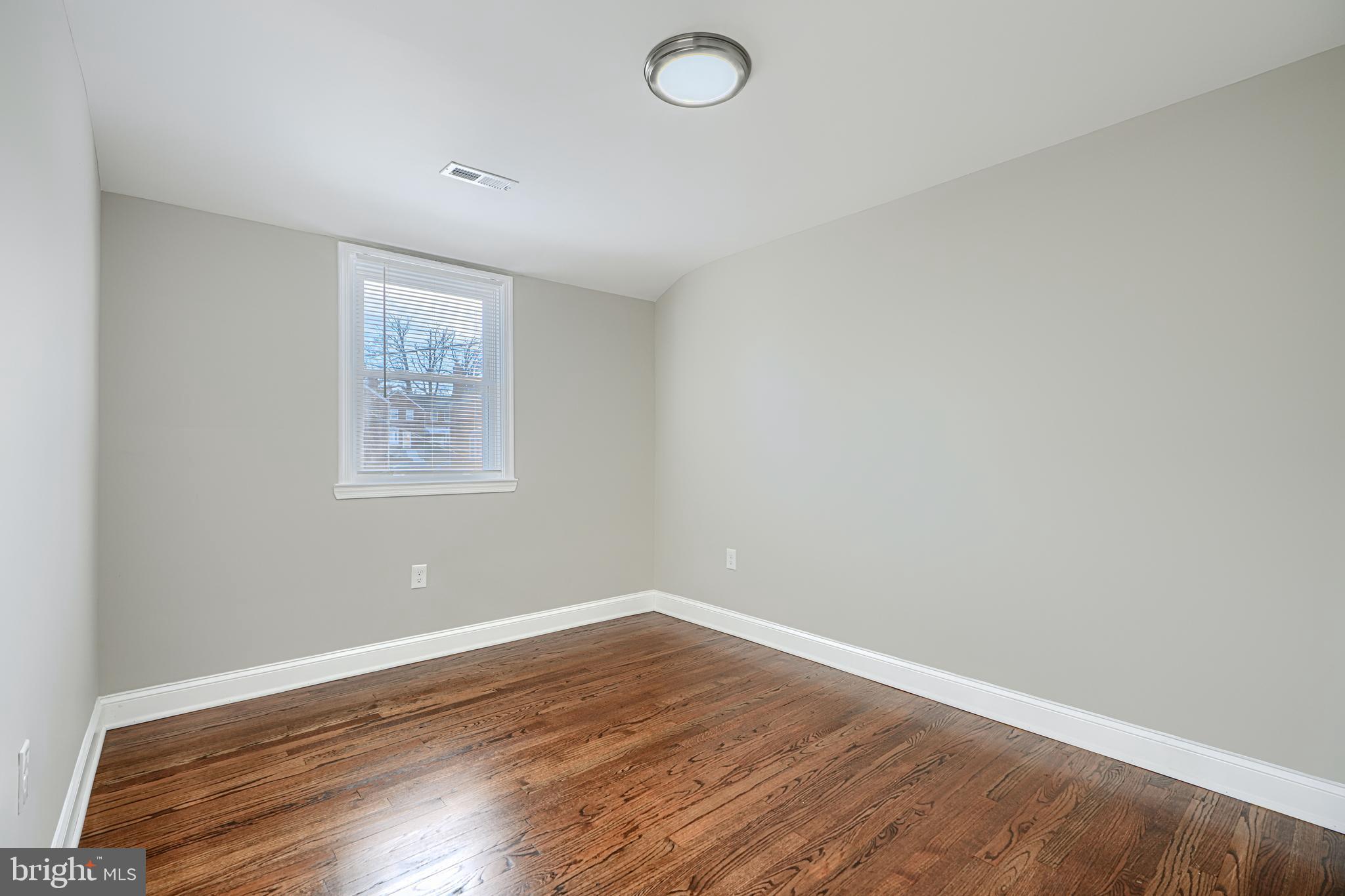 RAMBLEWOOD - Residential