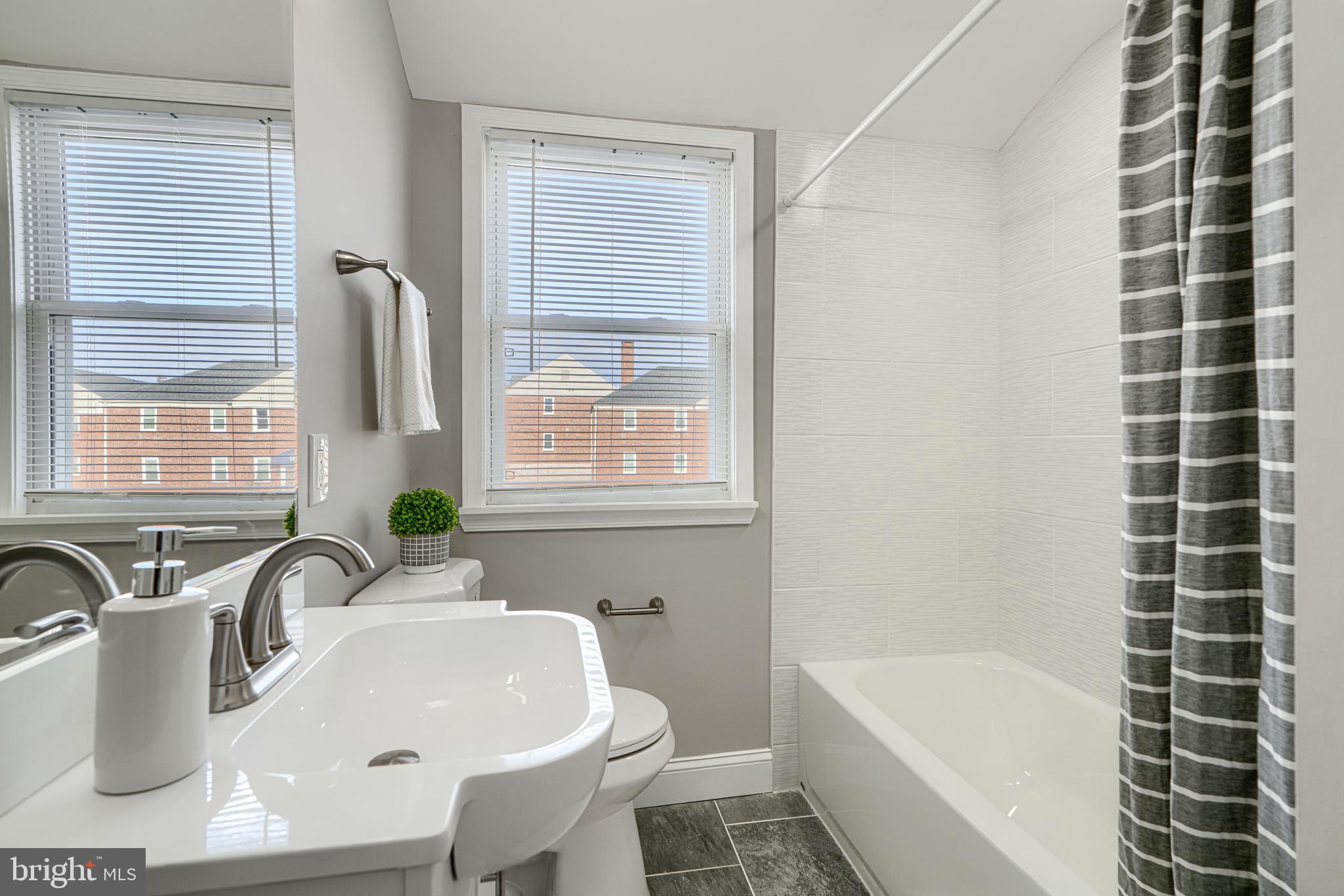 RAMBLEWOOD - Residential