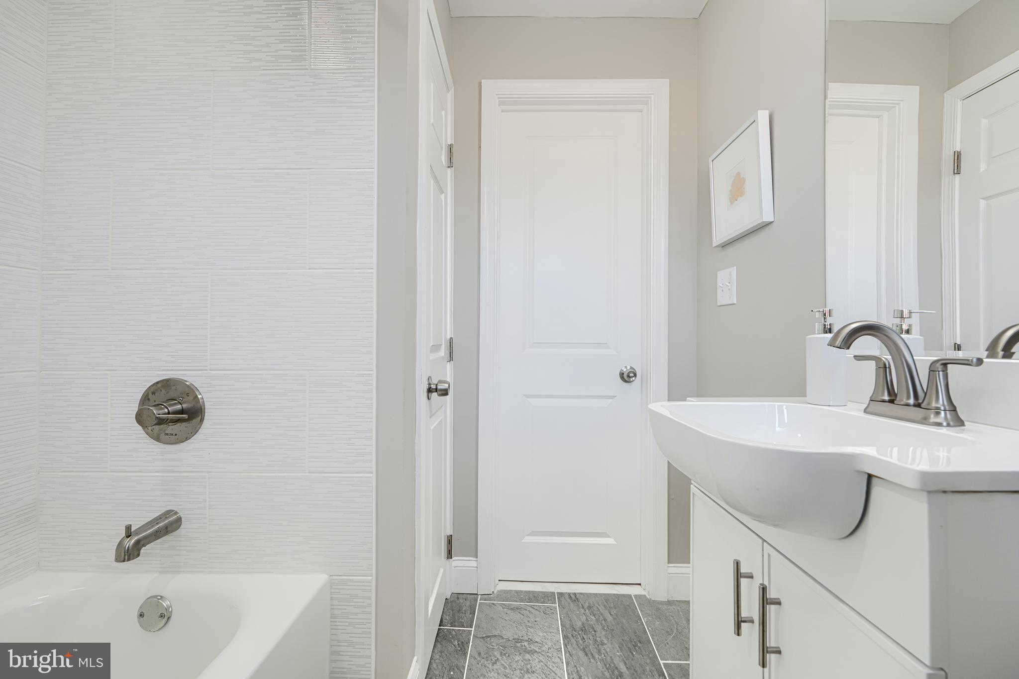 RAMBLEWOOD - Residential