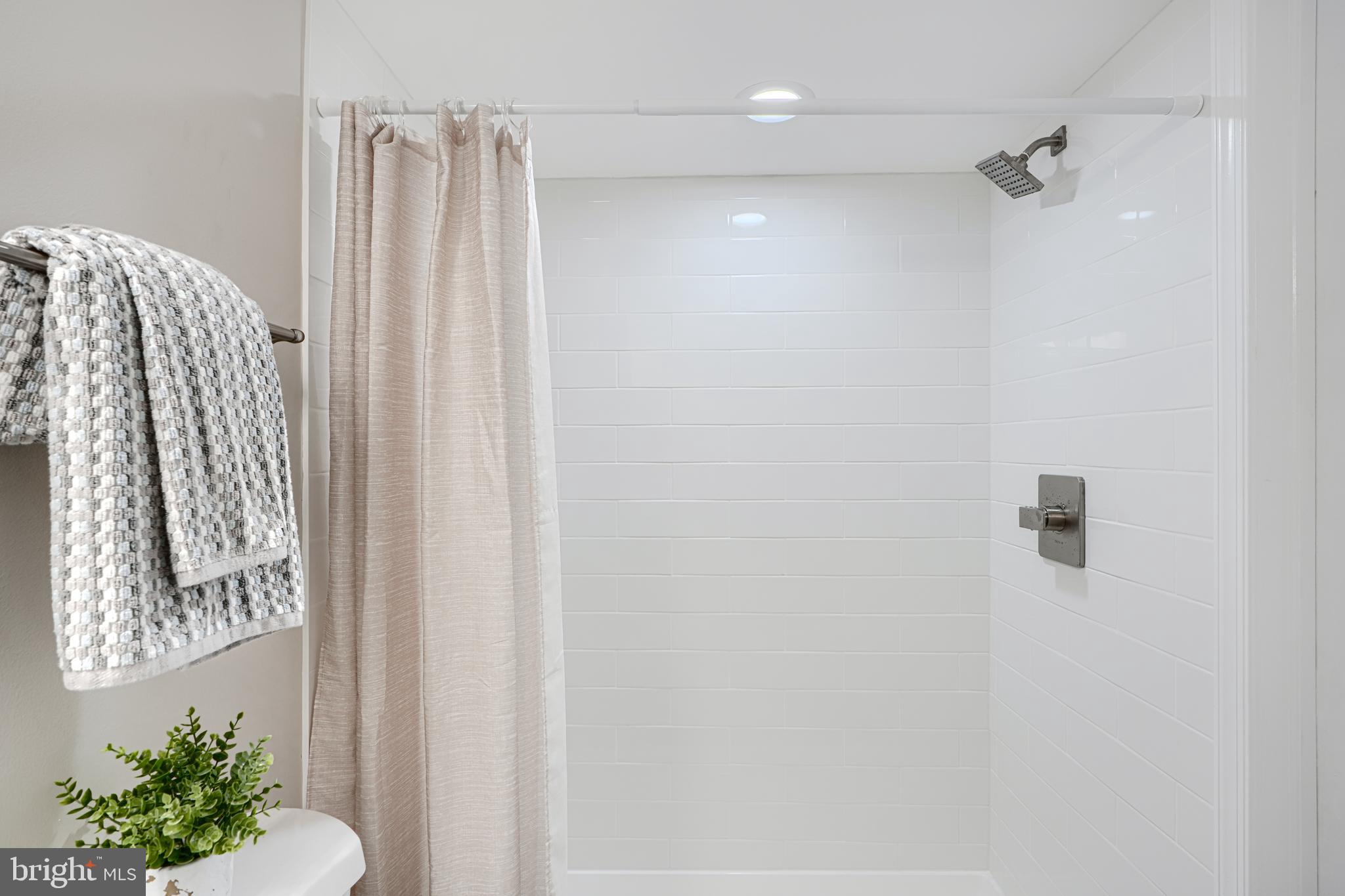 RAMBLEWOOD - Residential