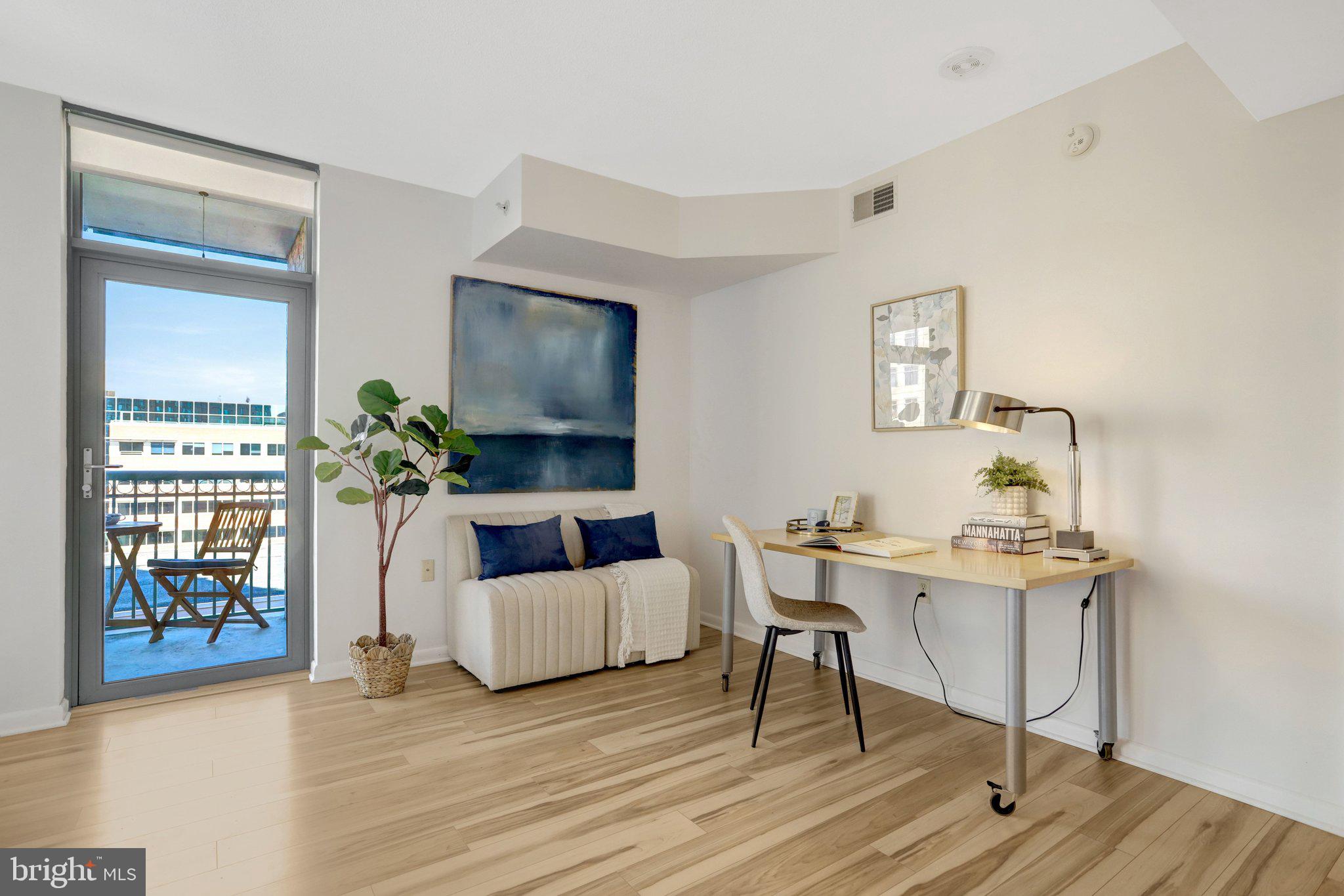 851 N GLEBE ROAD 812