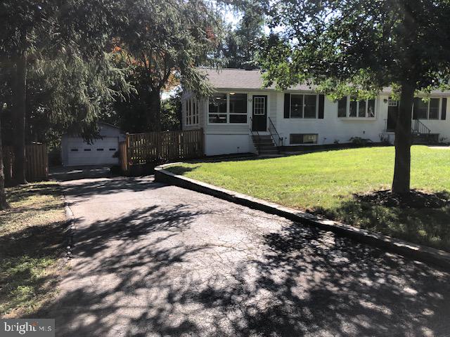 MONTGOMERY KNOLLS - Residential