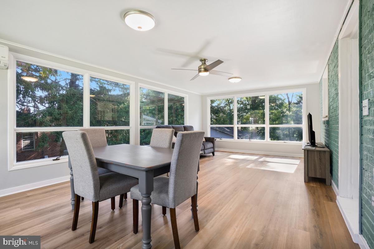 MONTGOMERY KNOLLS - Residential