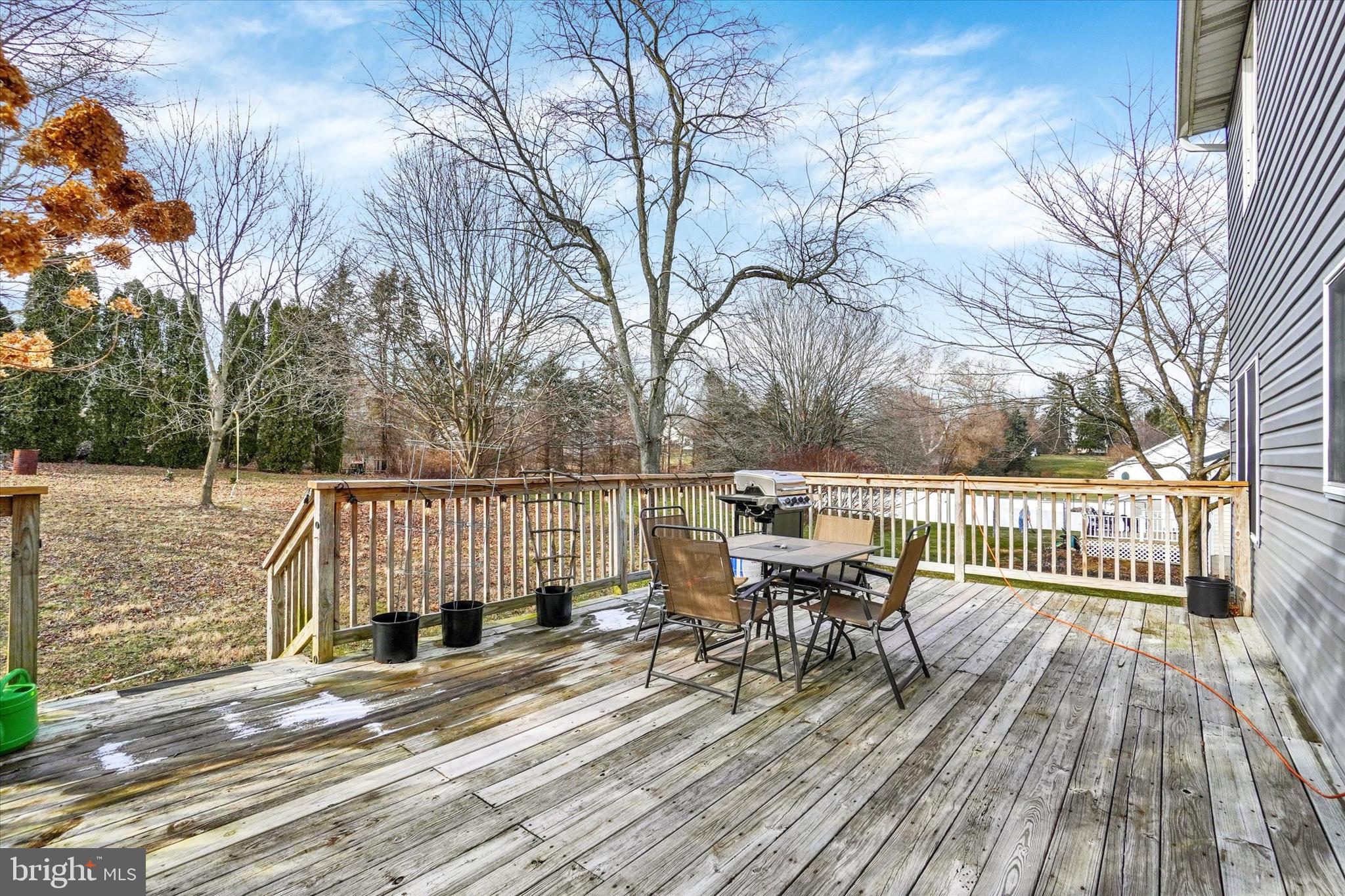 STRAWBERRY FIELDS - Residential