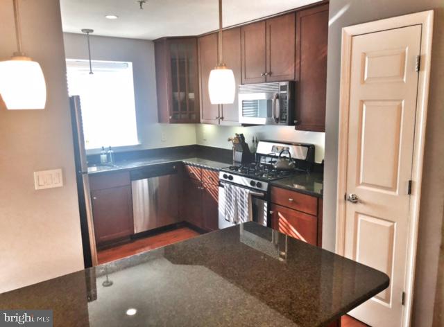 WEST VILLAGE OF SHIRLINGTON - Residential Lease