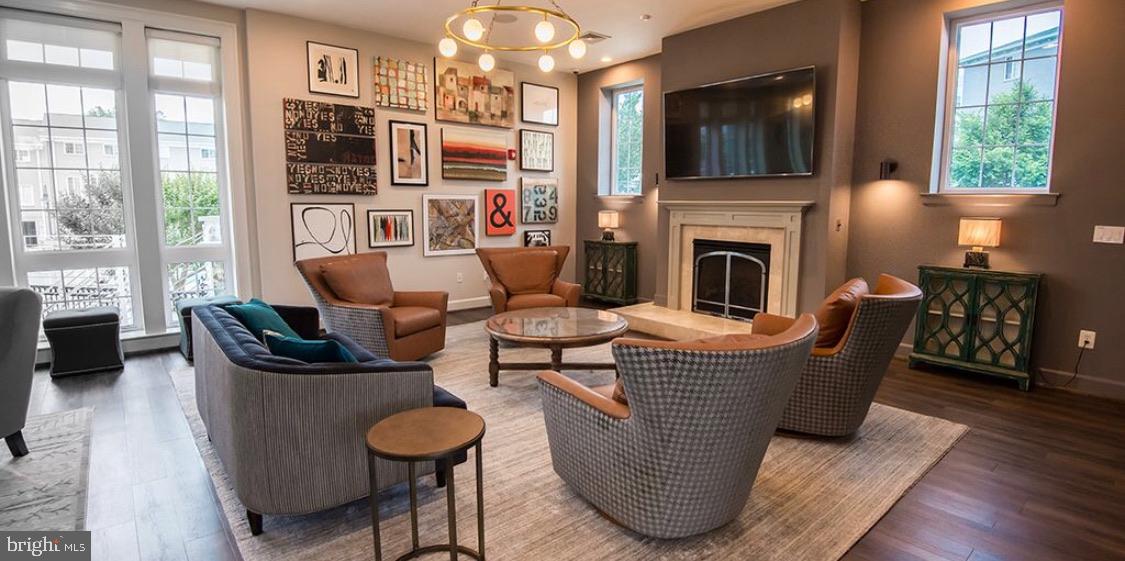 WEST VILLAGE OF SHIRLINGTON - Residential Lease