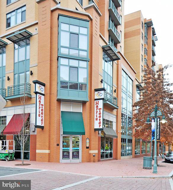 WEST VILLAGE OF SHIRLINGTON - Residential Lease
