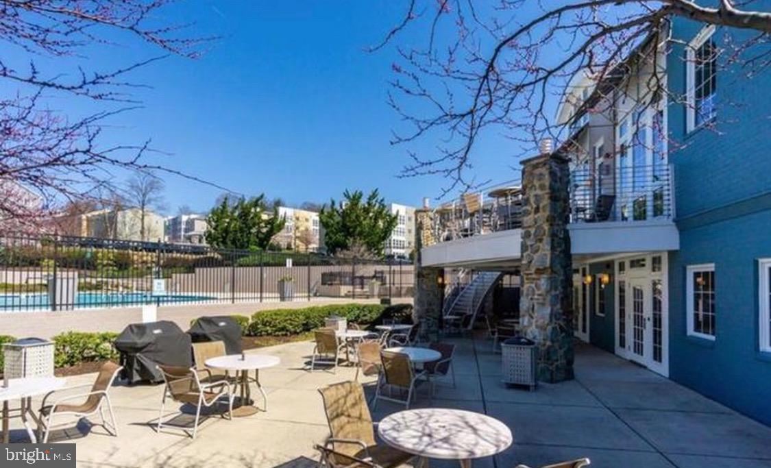 WEST VILLAGE OF SHIRLINGTON - Residential Lease