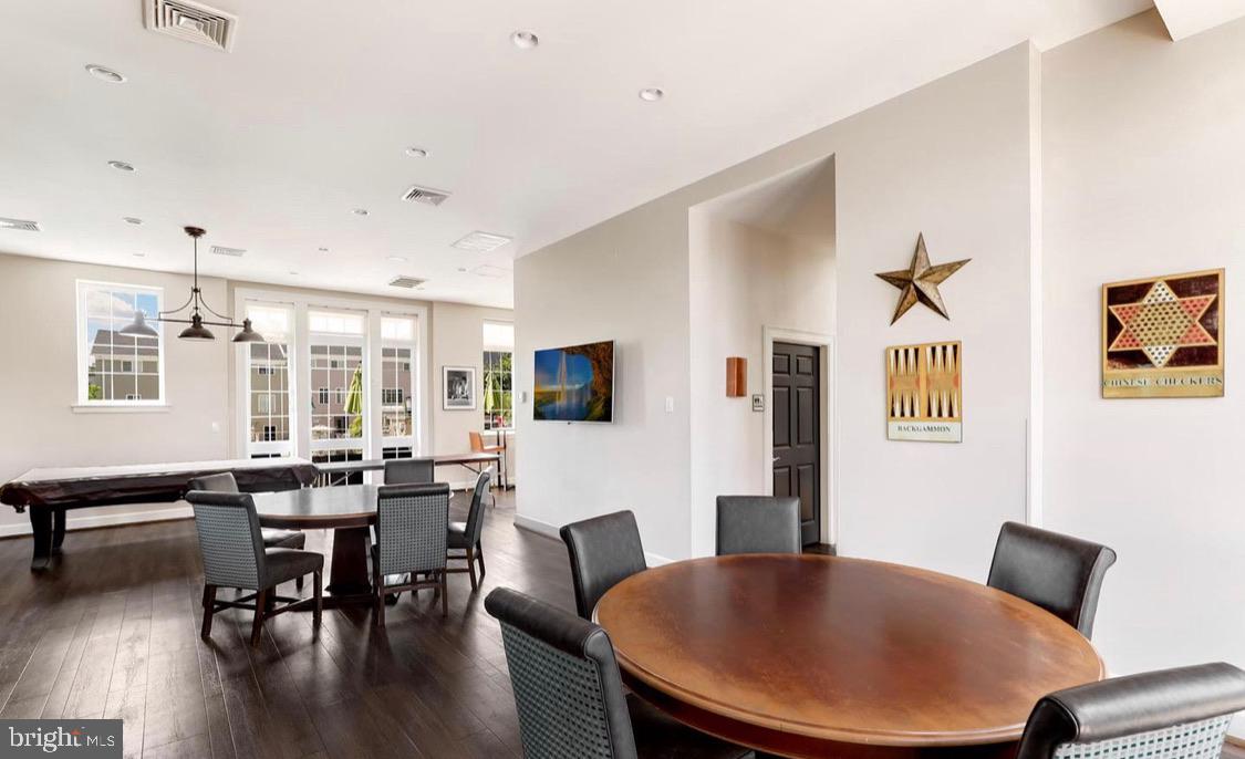 WEST VILLAGE OF SHIRLINGTON - Residential Lease