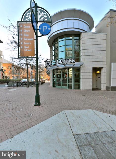 WEST VILLAGE OF SHIRLINGTON - Residential Lease