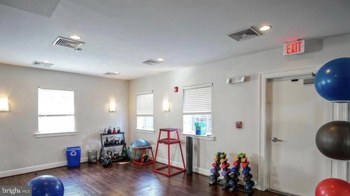 WEST VILLAGE OF SHIRLINGTON - Residential Lease