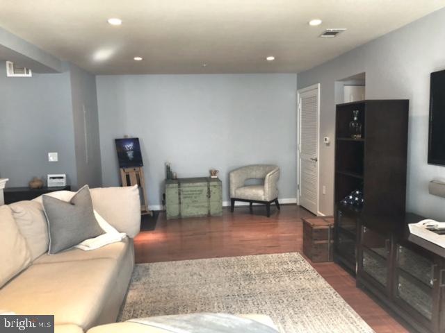 WEST VILLAGE OF SHIRLINGTON - Residential Lease