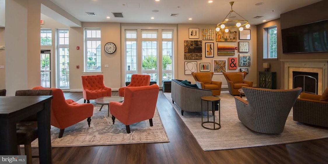 WEST VILLAGE OF SHIRLINGTON - Residential Lease