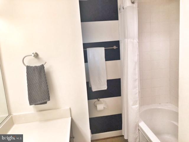 WEST VILLAGE OF SHIRLINGTON - Residential Lease