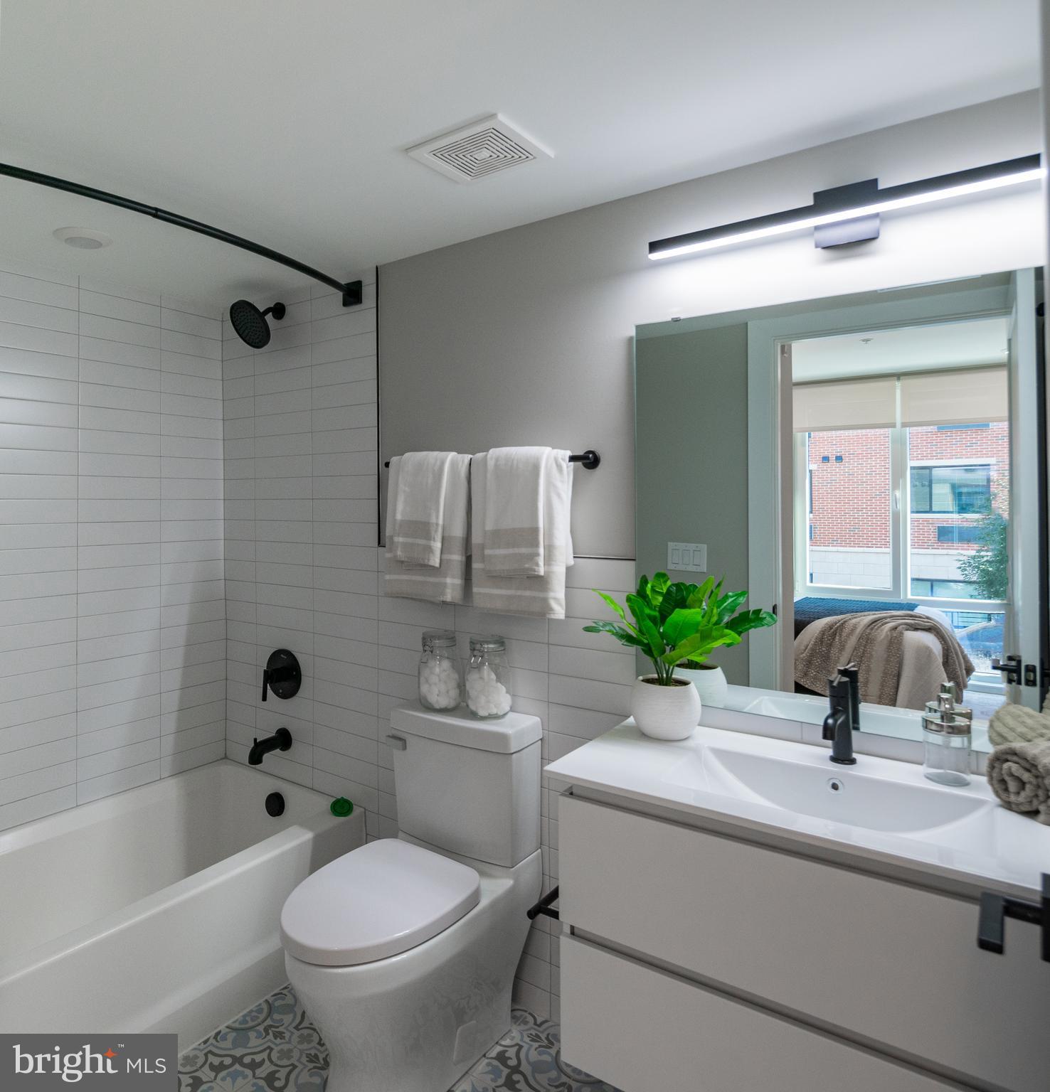 ROXBOROUGH - Residential Lease