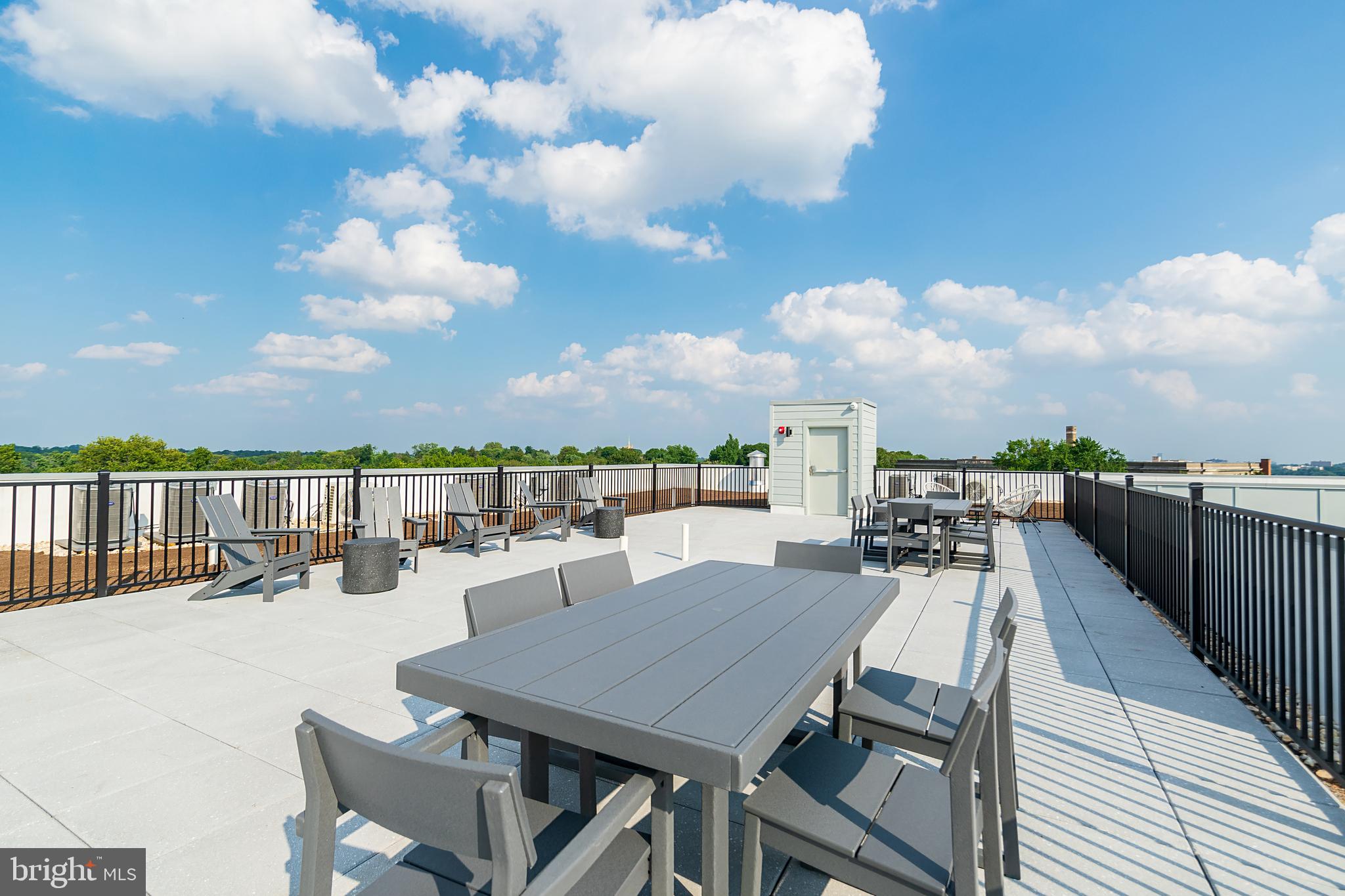 ROXBOROUGH - Residential Lease